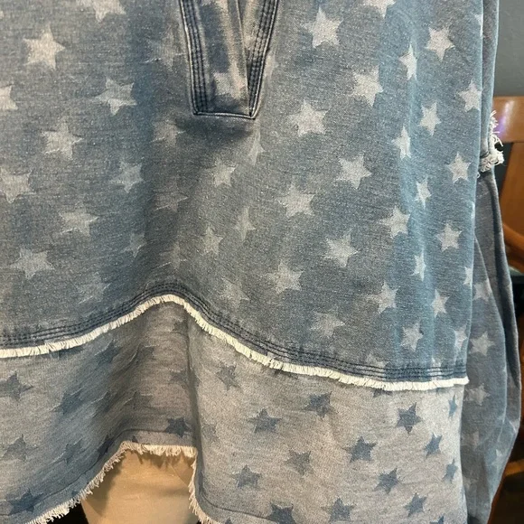 Oli & Hali Blue Star Pattern Denim Top Sz L - Picture 7 of 11